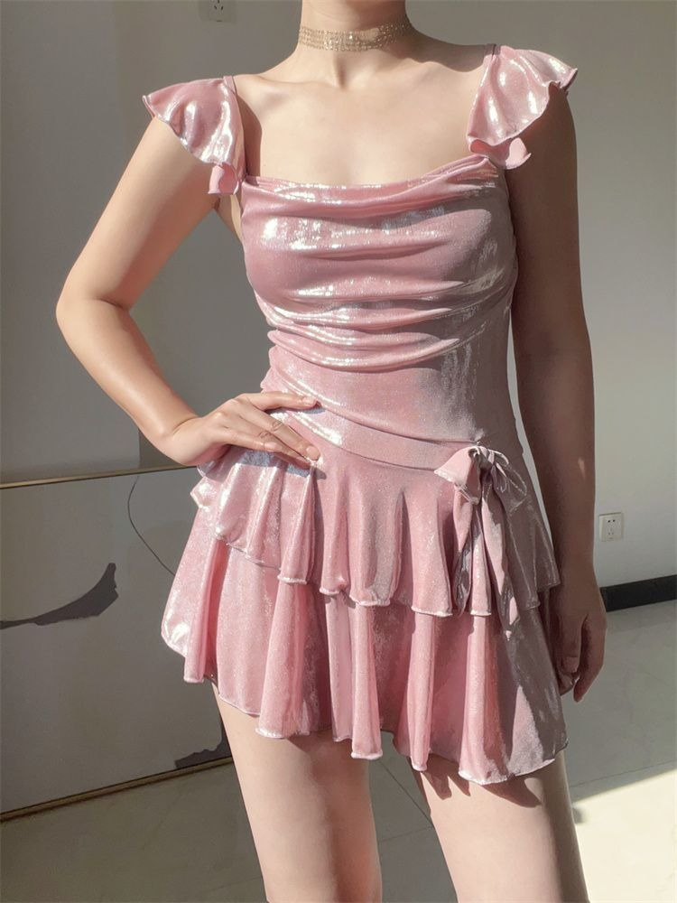 Flattering Shiny Pink Swimwear - Tops recension och pris